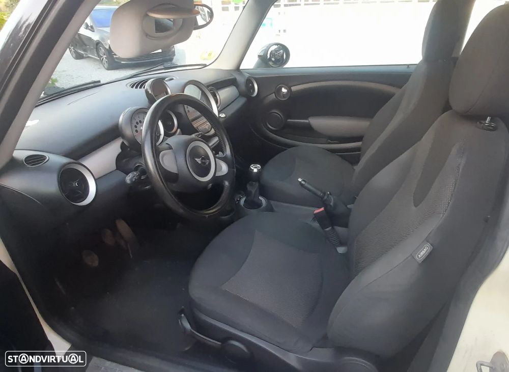 MINI 3 Portas Cooper D - 5