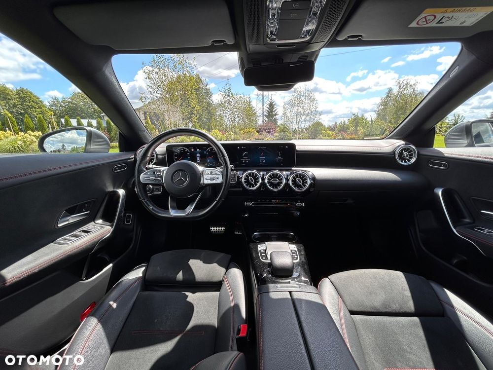 Mercedes-Benz CLA 180 7G-DCT - 23