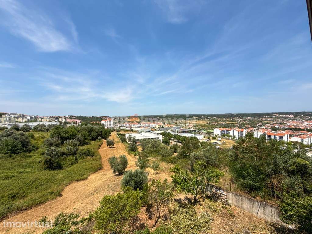 Moradia de 3 pisos com garagem, churrasqueira e espaço exterior em ... - Grande imagem: 4/60