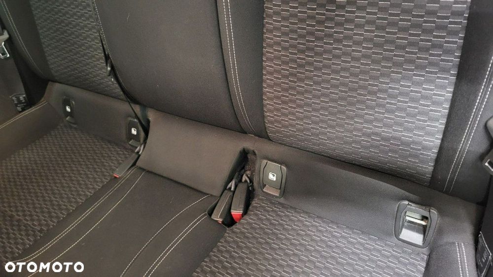 Opel Astra 1.6 CDTI Dynamic S&S - 20