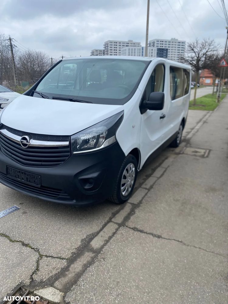 Opel Vivaro - 1
