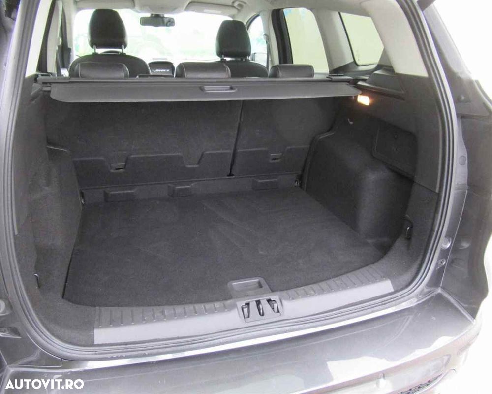Ford Kuga 2.0 TDCi 4WD Powershift Vignale - 12