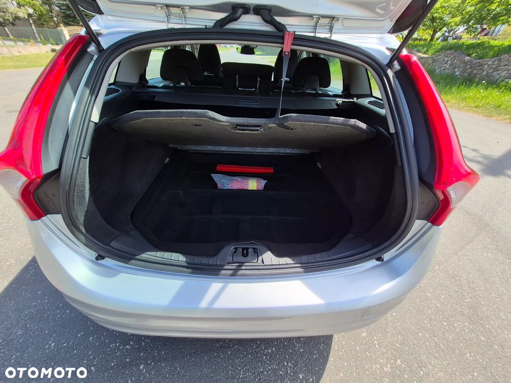 Volvo V60 D2 Drive-E Dynamic Edition (Kinetic) - 10