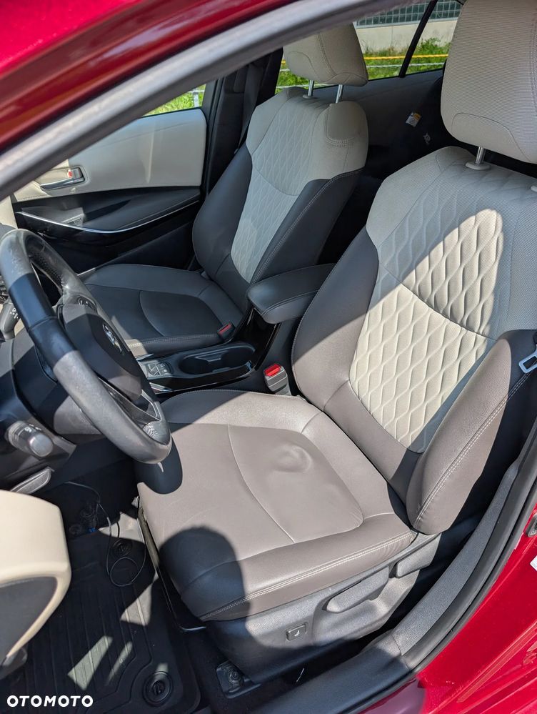 Toyota Corolla 1.8 Hybrid Executive - 18