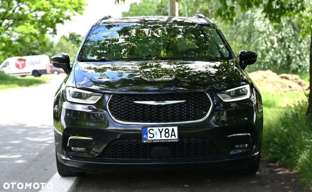 Chrysler Pacifica - 1