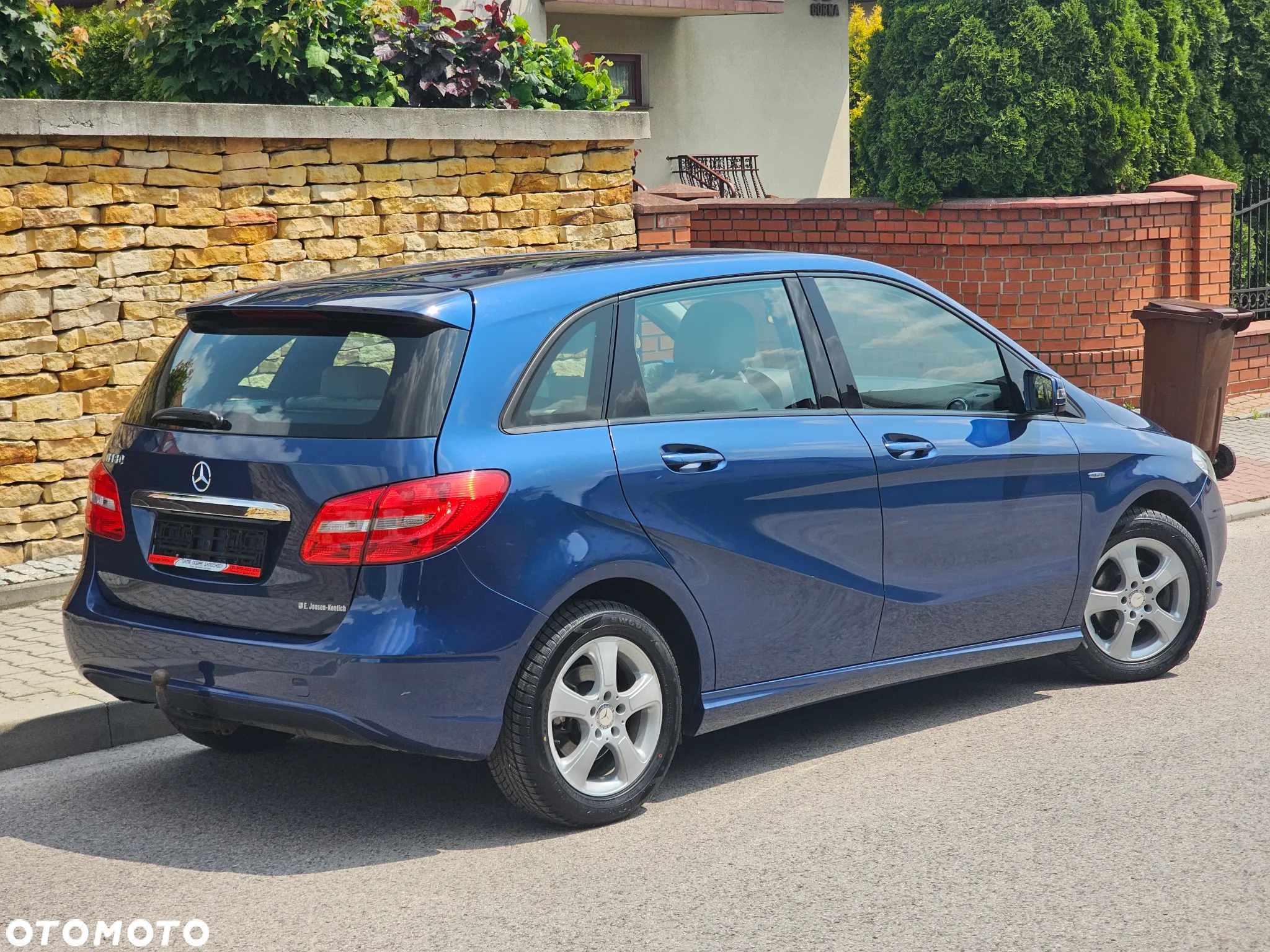 Mercedes-Benz Klasa B 180 Edition - 17