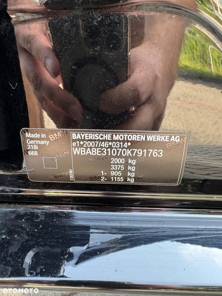 BMW Seria 3 318i - 24
