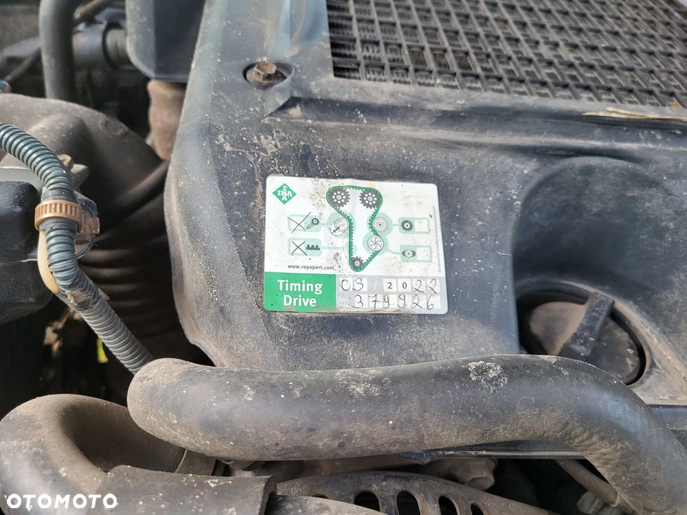 Toyota Land Cruiser - 32