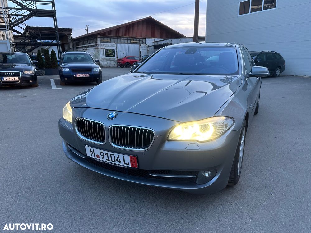 BMW Seria 5 520i Aut. Luxury Line - 2