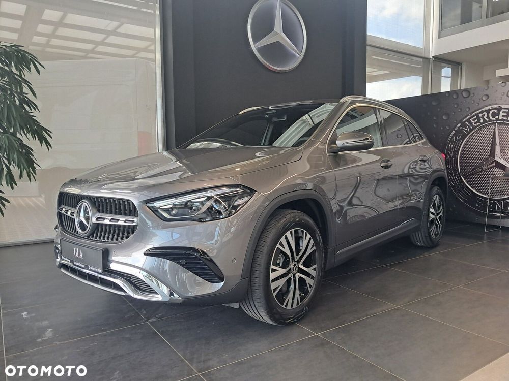 Mercedes-Benz GLA - 3