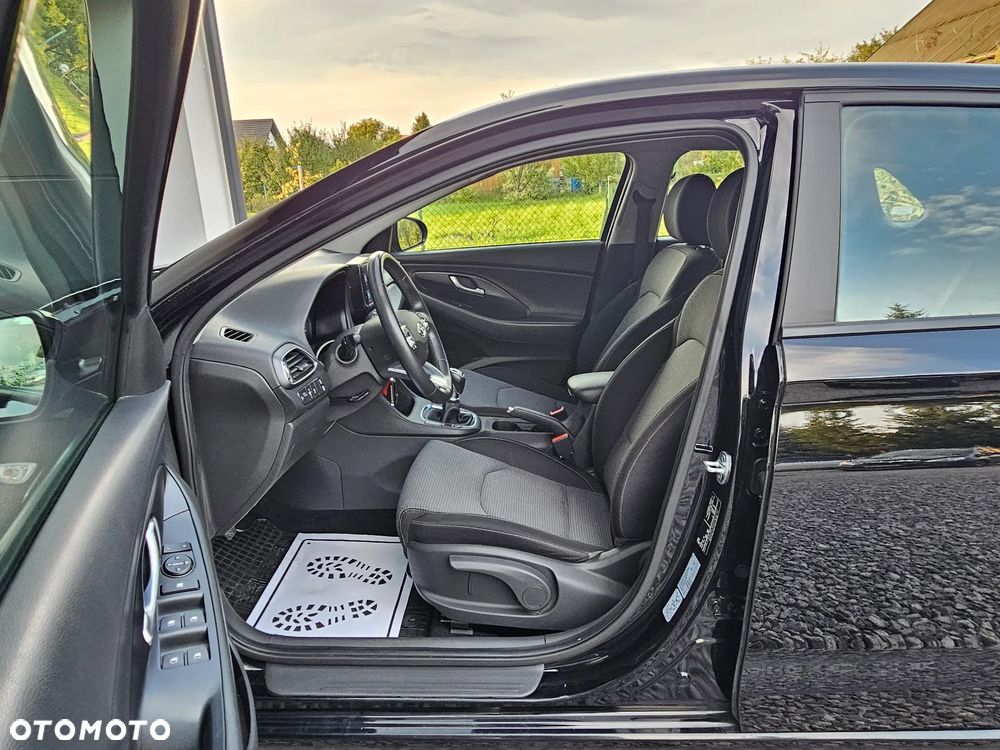 Hyundai i30 1.5 DPI Classic + - 14