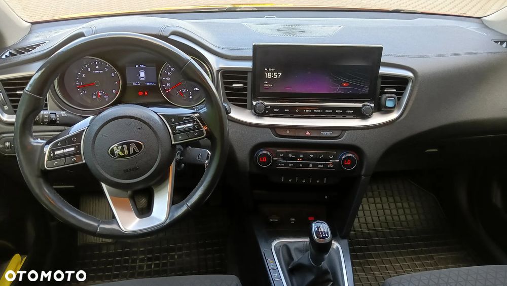 Kia Ceed 1.4 T-GDI L Business Line - 15