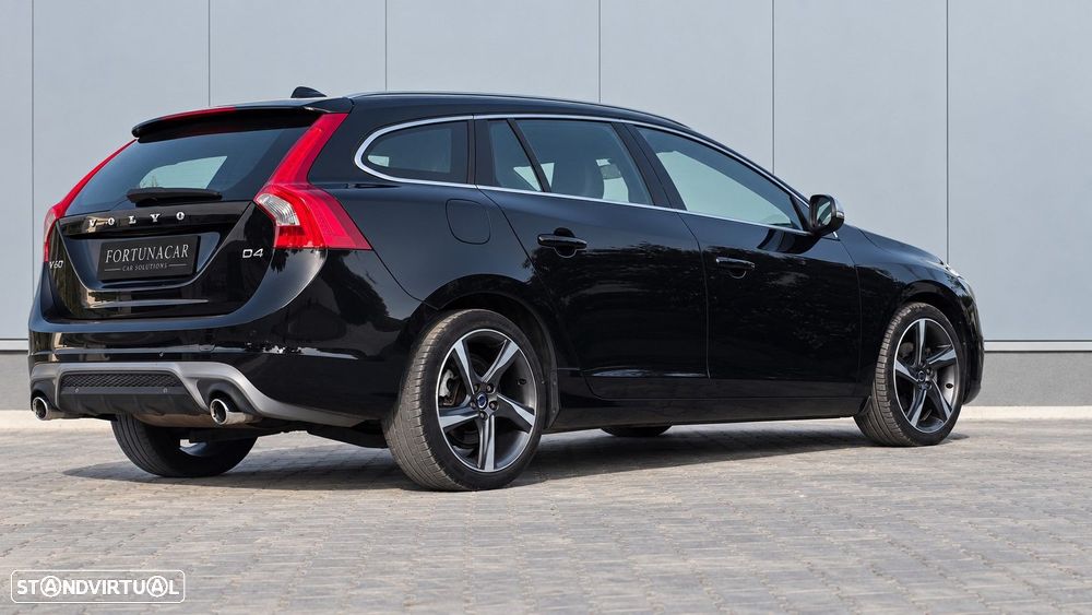 Volvo V60 2.0 D4 R-Design Summum - 5