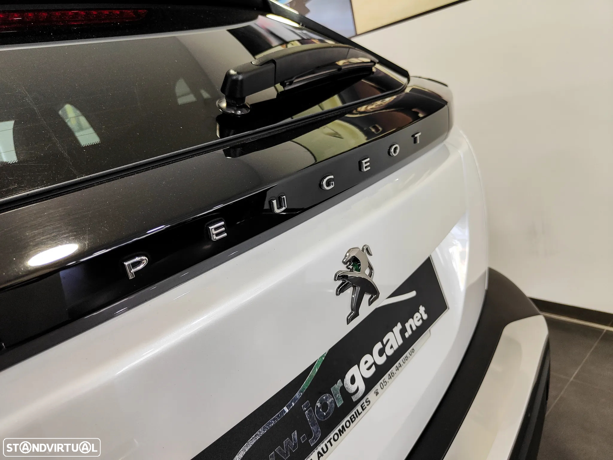 Peugeot 2008 1.2 PureTech Allure - 20