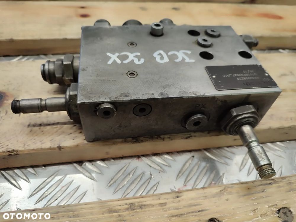 Zawór hydrauliczny R930002982 JCB 3CX - 6