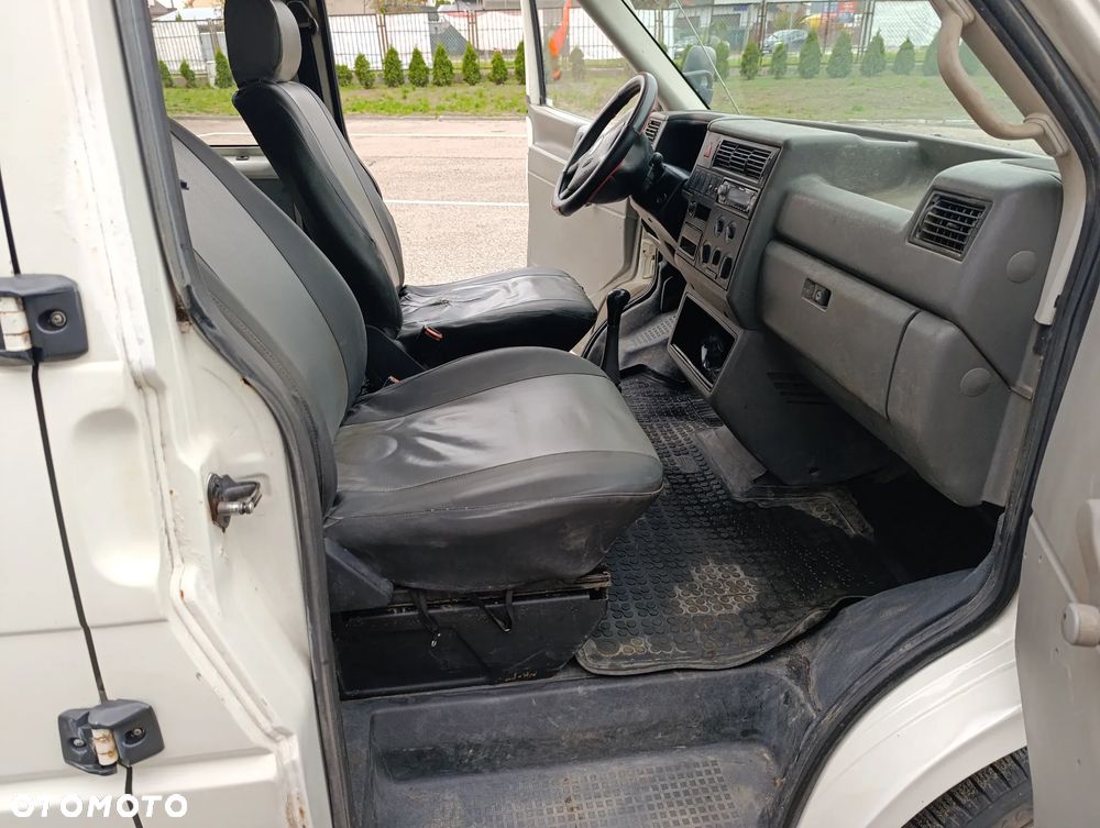 Volkswagen Transporter - 12
