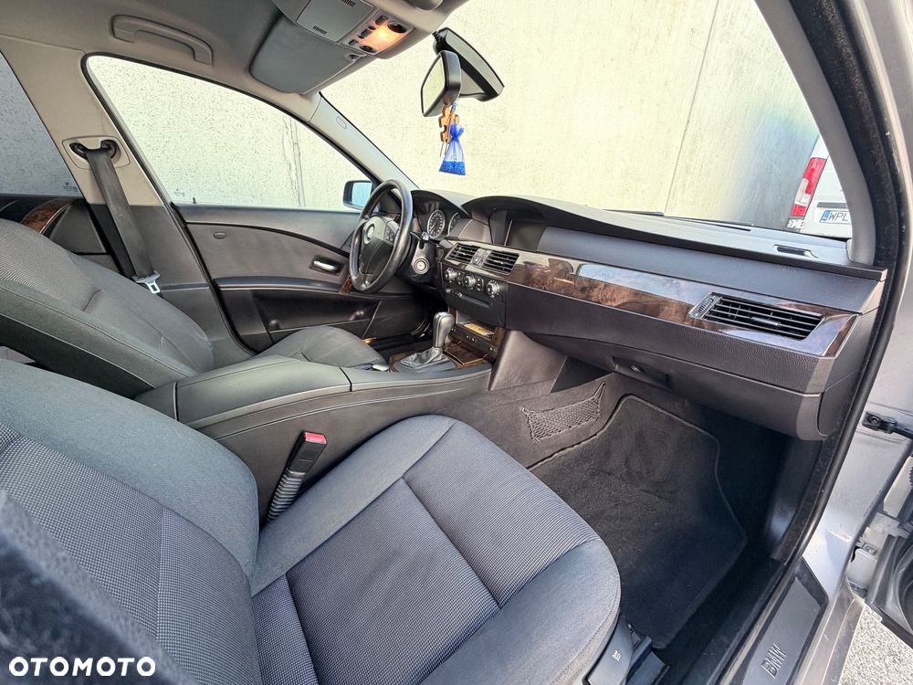BMW Seria 5 523i - 20