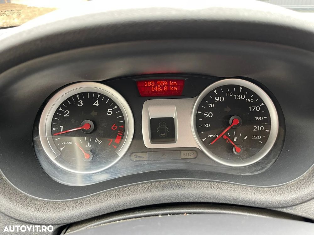 Renault Clio 1.2 16V 75 TomTom Edition - 11