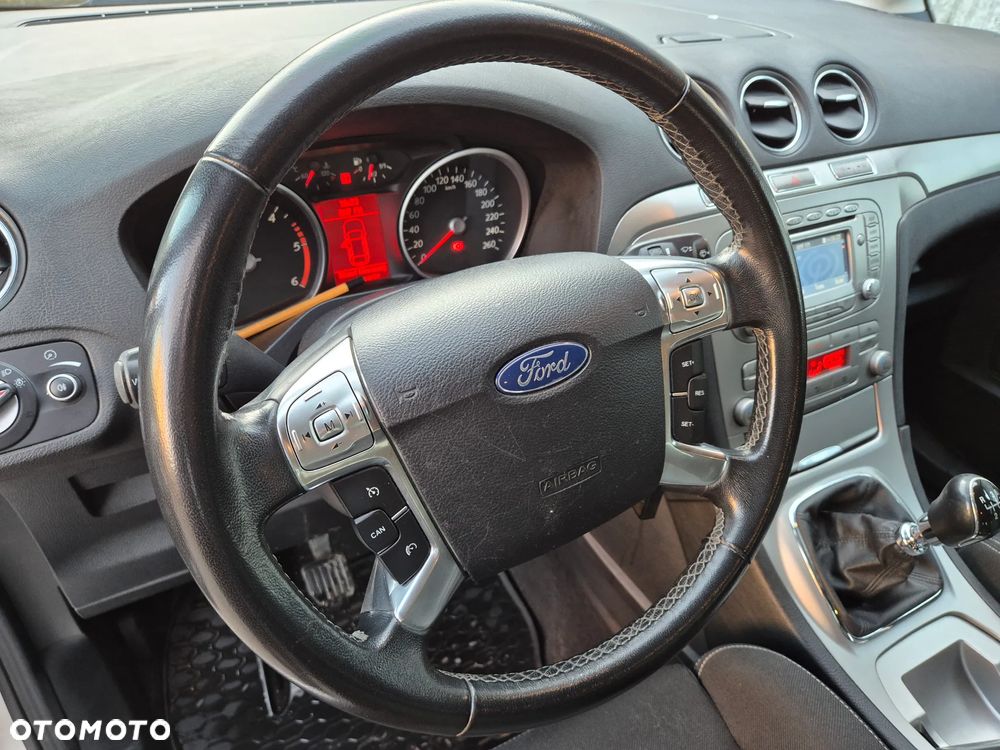 Ford S-Max 2.0 TDCi DPF Ambiente - 17