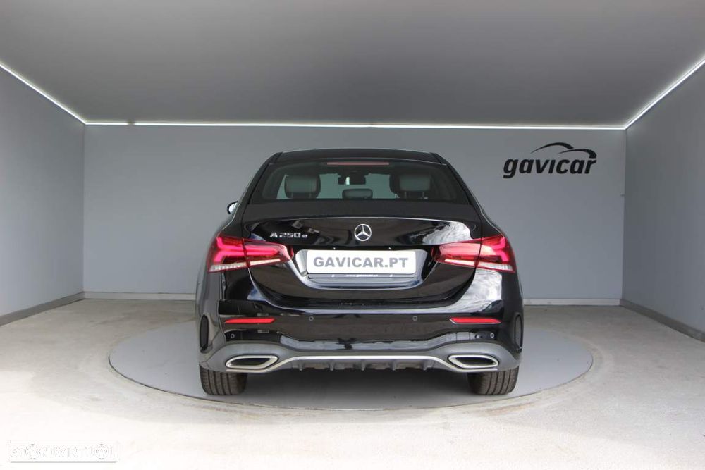 Mercedes-Benz A 250 e AMG Line - 18
