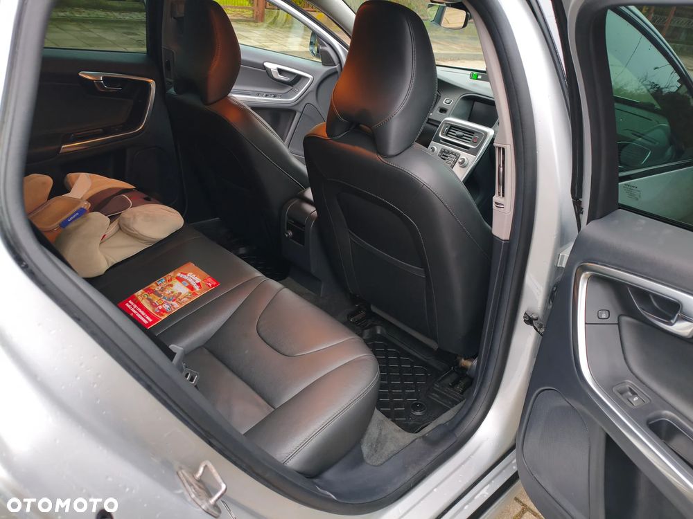 Volvo V60 Cross Country T5 AWD Geartronic Momentum - 8