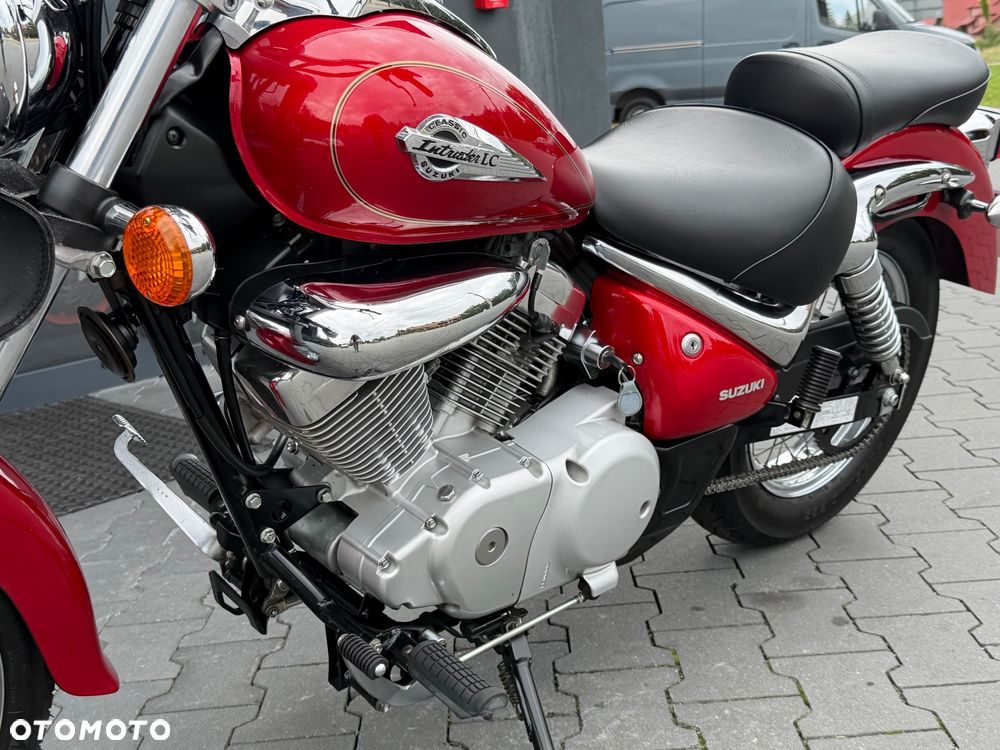Suzuki Intruder - 36