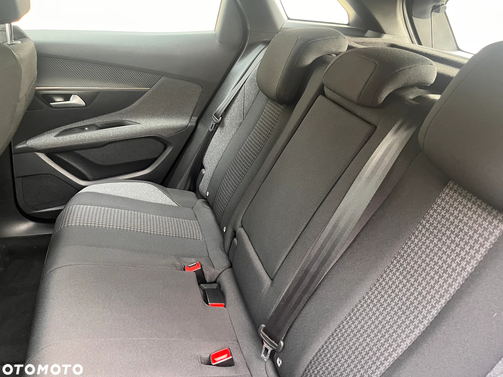 Peugeot 3008 PureTech 130 Stop & Start GPF EAT8 Active Business-Paket - 8