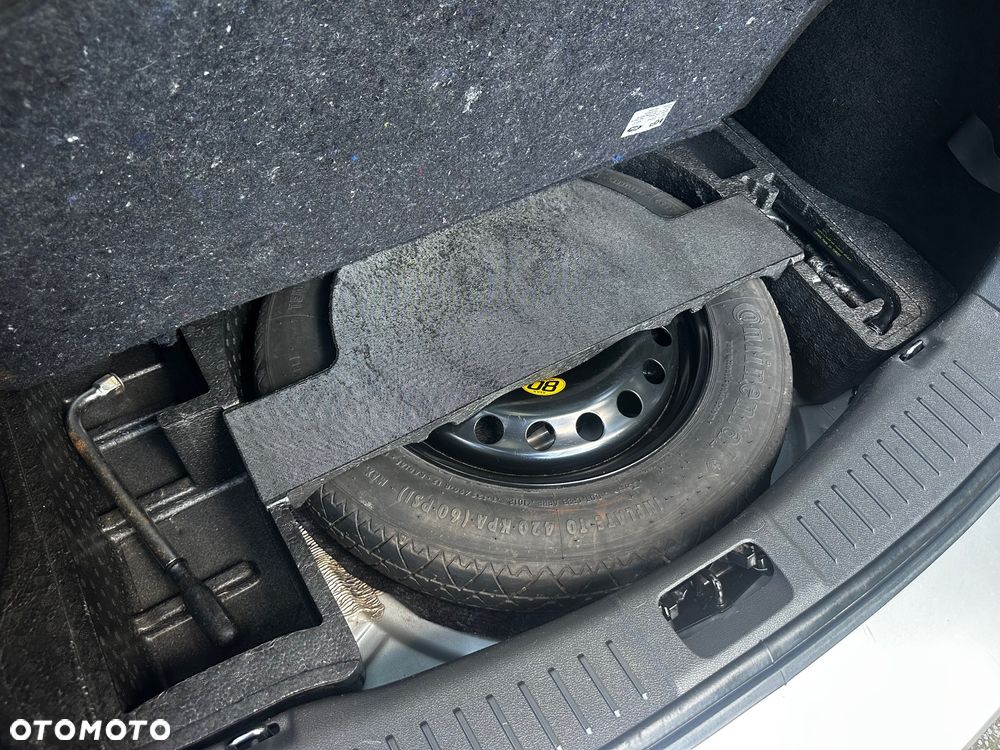 Ford Kuga - 24