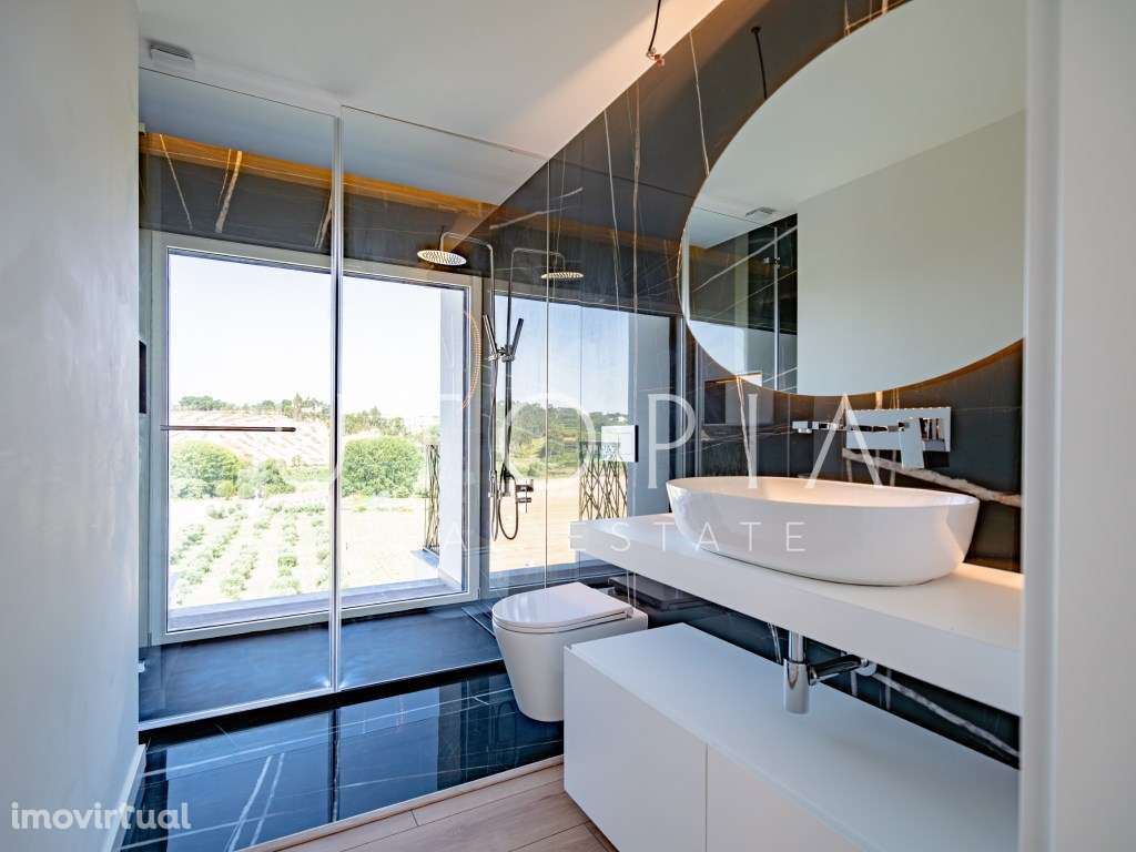 Vila Mosteiro - Condomínio fechado com 9 moradias de alto padrão na... - Grande imagem: 3/47