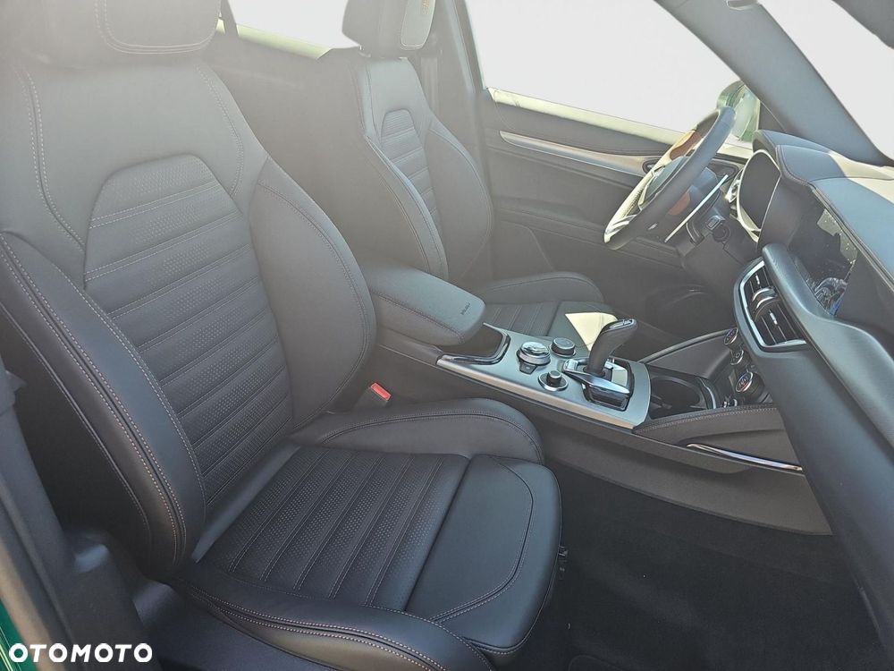 Alfa Romeo Stelvio 2.0 Turbo 16V AT8-Q4 Intensa - 15