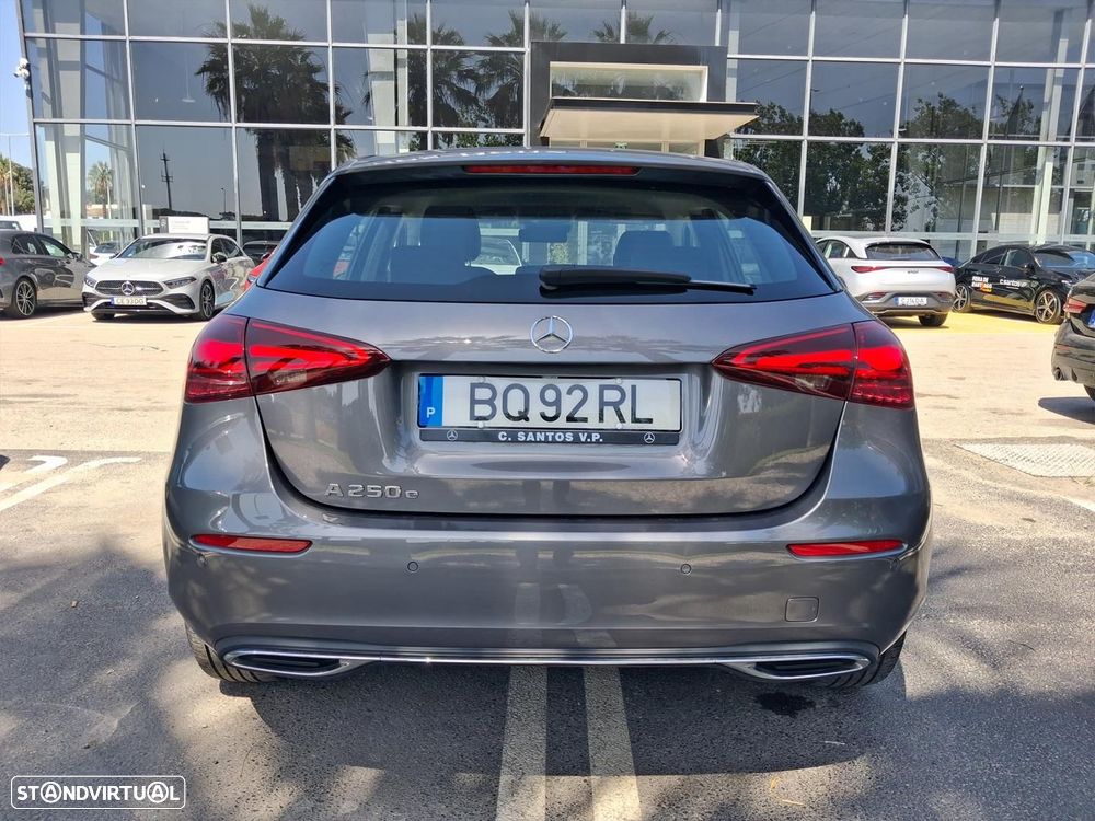 Mercedes-Benz A 250 e - 7