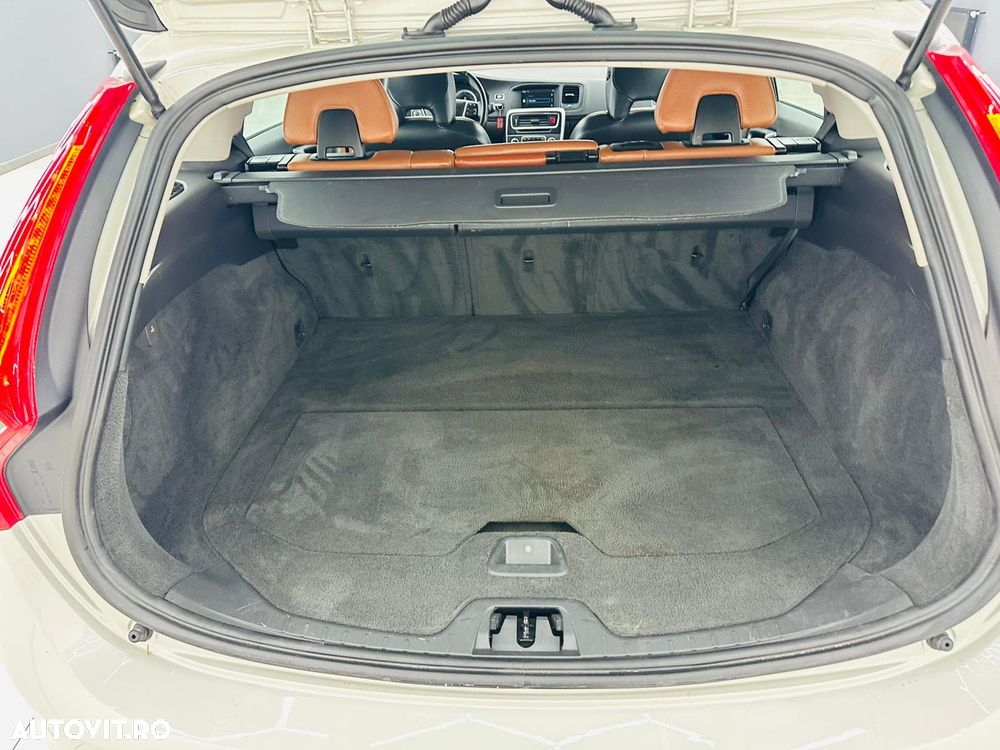 Volvo V60 D4 Geartronic Momentum - 16