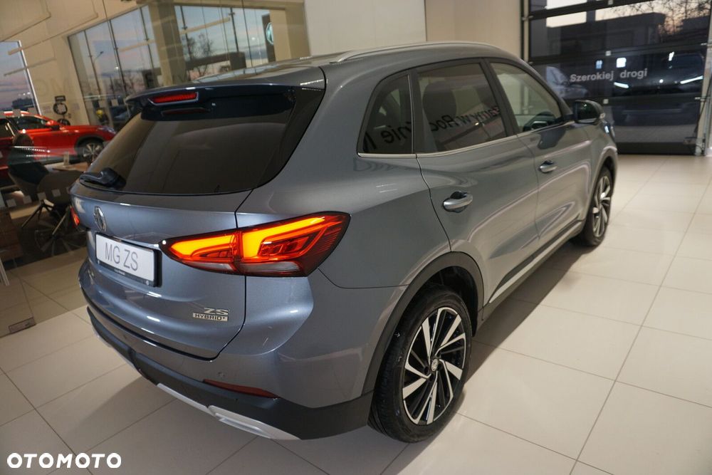 MG ZS Hybrid+ - 21