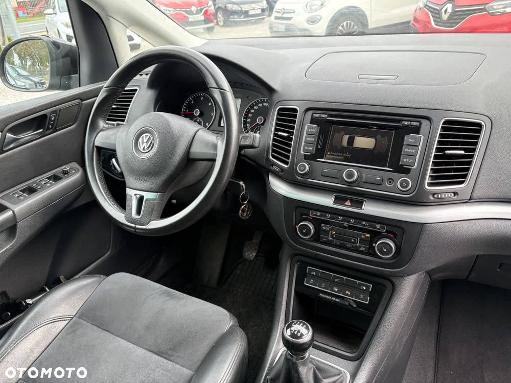 Volkswagen Sharan 2.0 TDI 4MOTION Blue Motion Life - 12