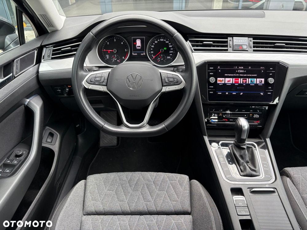 Volkswagen Passat - 11
