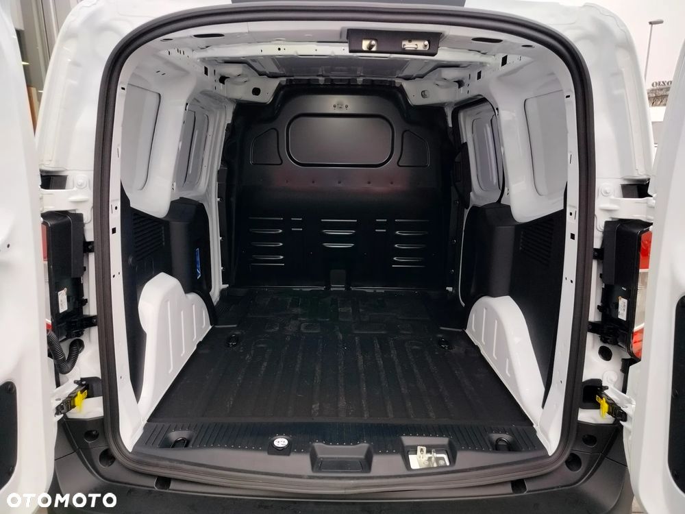 Ford Transit Courier - 15