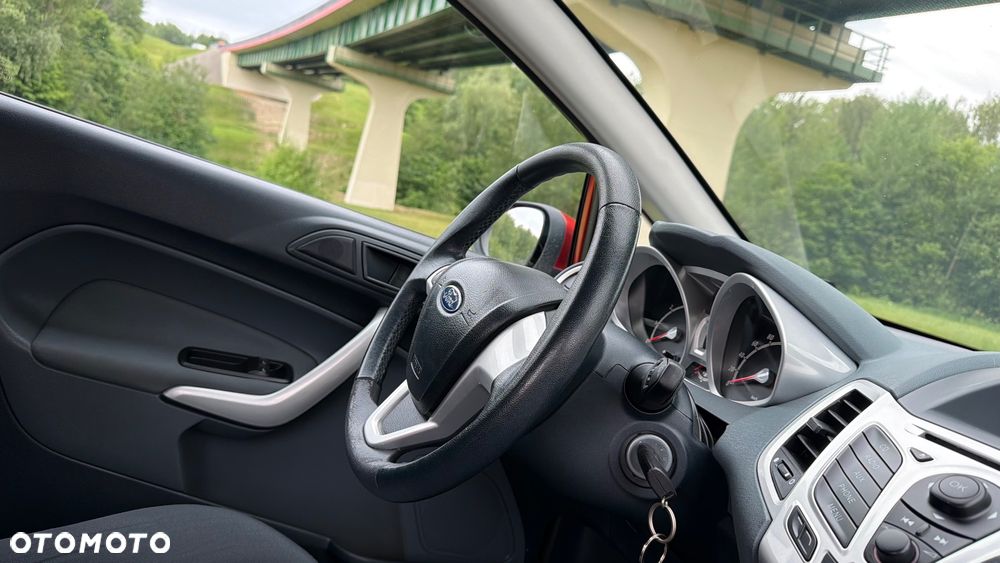 Ford Fiesta 1.25 Viva - 24
