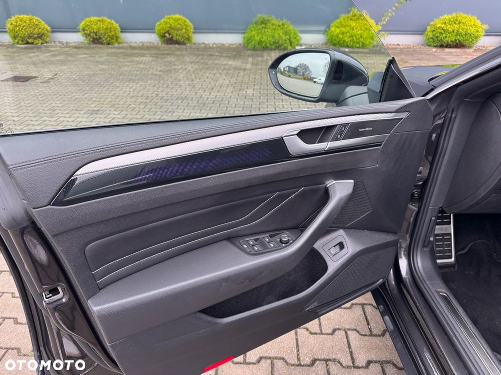 Volkswagen Arteon 2.0 TDI SCR 4Motion DSG R-Line - 16