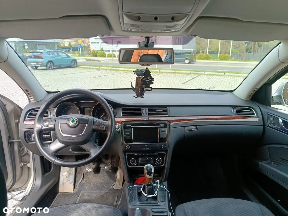 Skoda Superb 2.0 TDI 4x4 Elegance - 2
