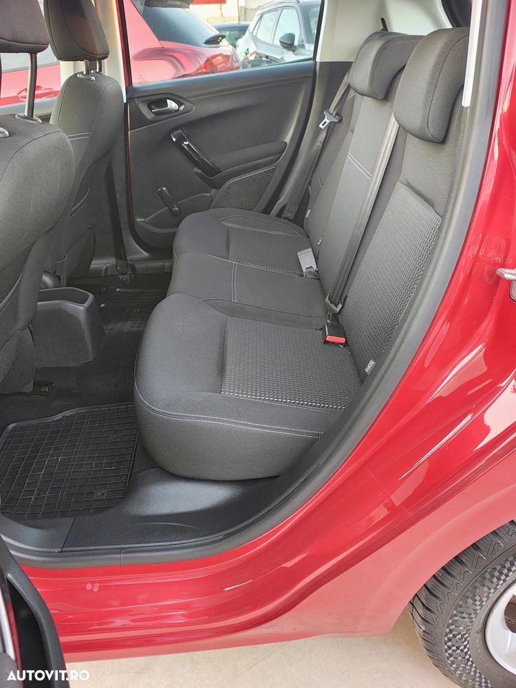 Peugeot 208 PureTech 110 Stop & Start Allure - 8