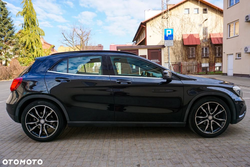 Mercedes-Benz GLA 200 Activity Edition - 19