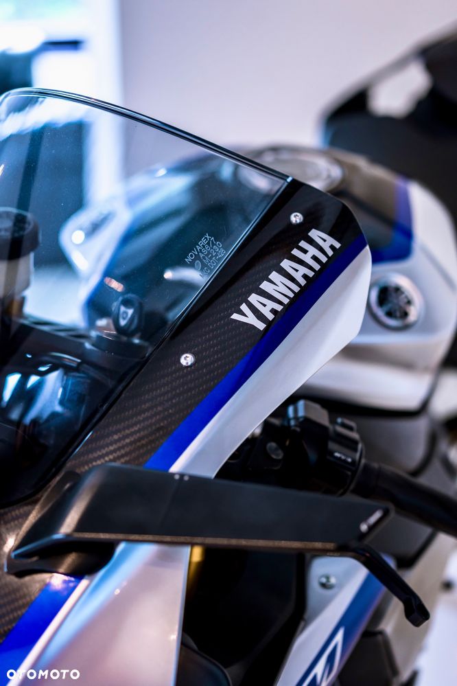 Yamaha R1 - 20