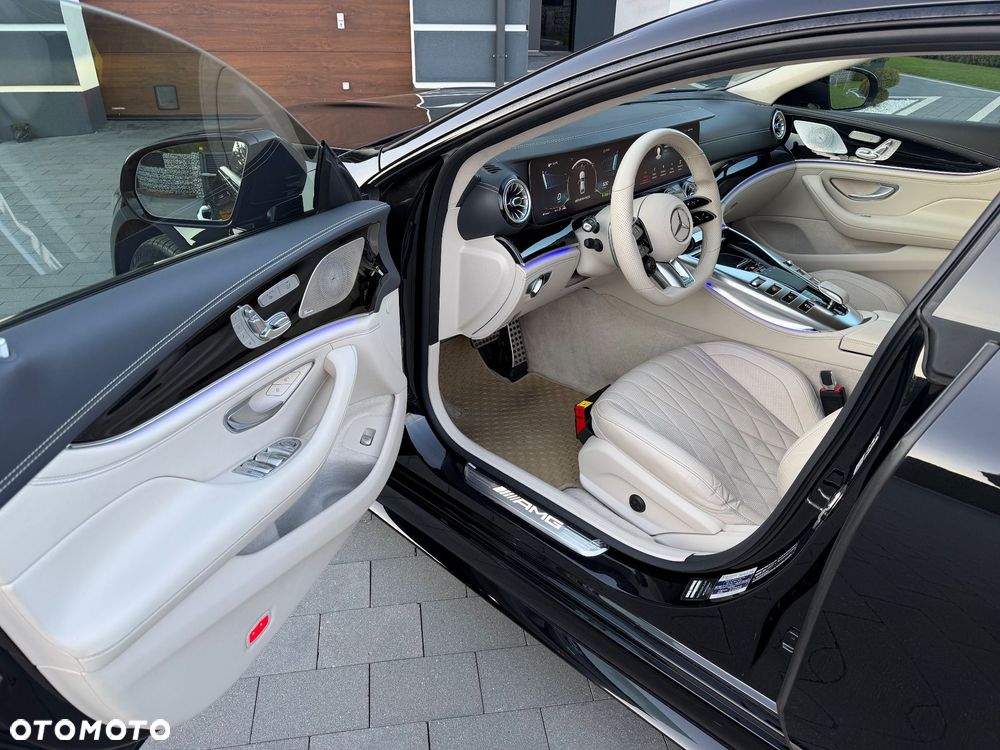 Mercedes-Benz AMG GT 43 4-Matic+ Special Edition Red - 40