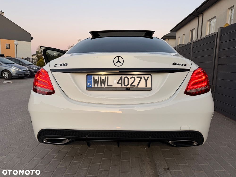 Mercedes-Benz Klasa C 300 9G-TRONIC AMG Line - 33