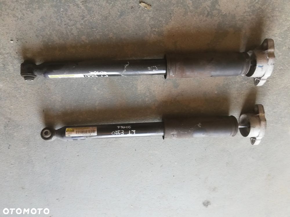 Mercedes-Benz E W238 Amortyzatory tylne Prawy Lewy A2383207101 - 1