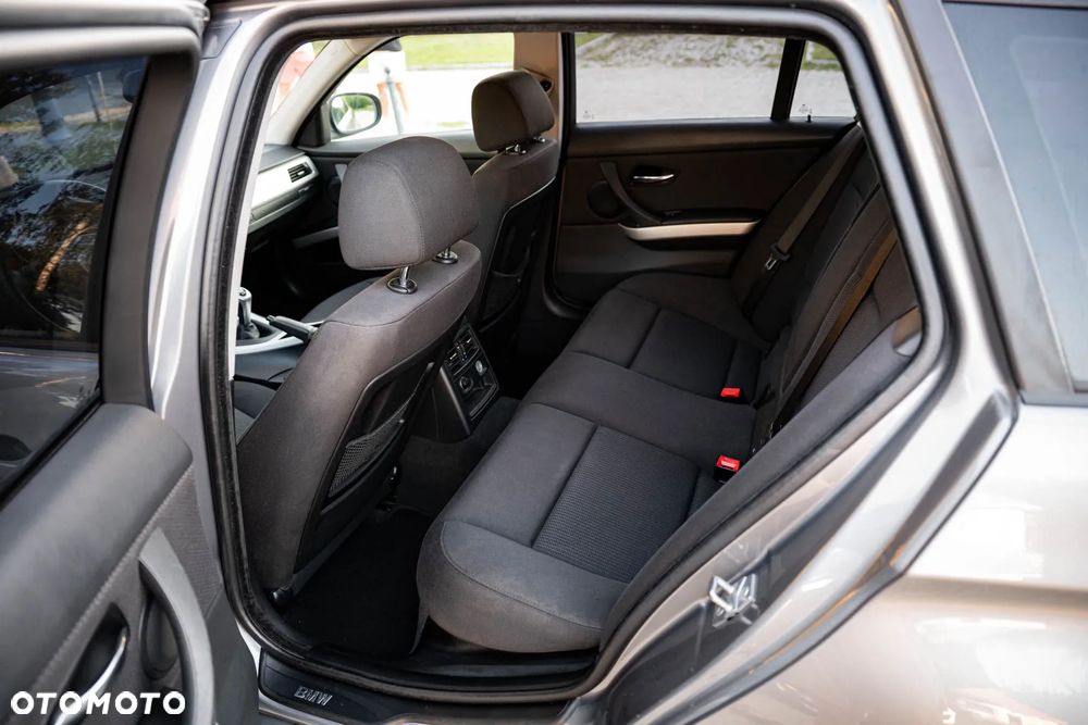 BMW Seria 3 318d - 18
