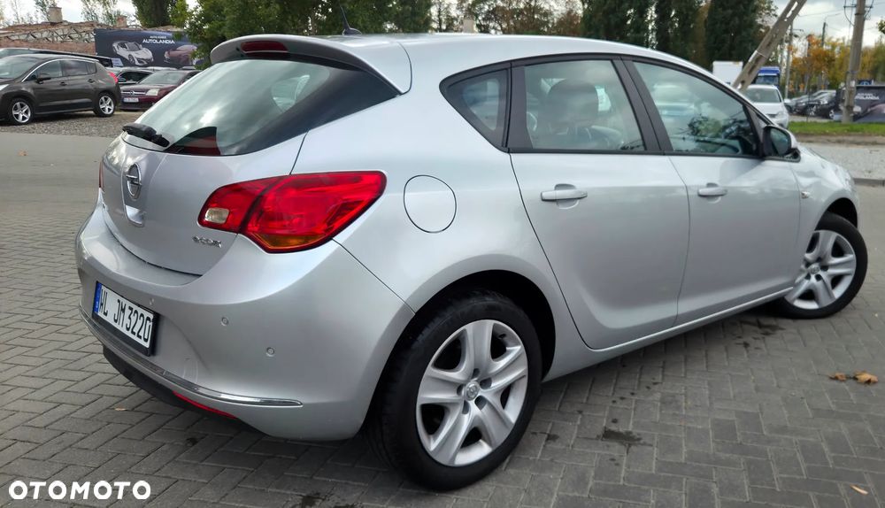 Opel Astra 1.6 CDTI Sport - 15