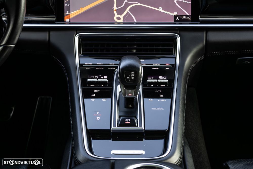 Porsche Panamera - 24