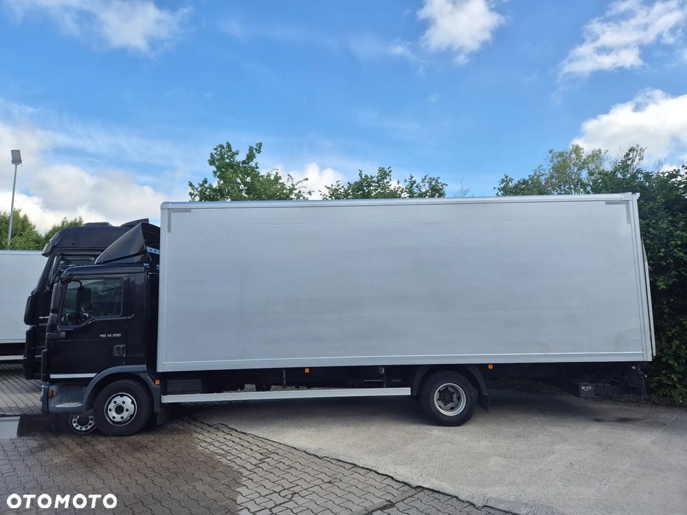 MAN TGL 12.250 3 osobowy oryginał 6.2m 7.6m HAK AUTOMAT KLIMA 12000kg ESP EURO 6 / TOP STAN / okazja nauka jazdy MOŻLIWOŚĆ DOSTOSOWANIA elka - 12