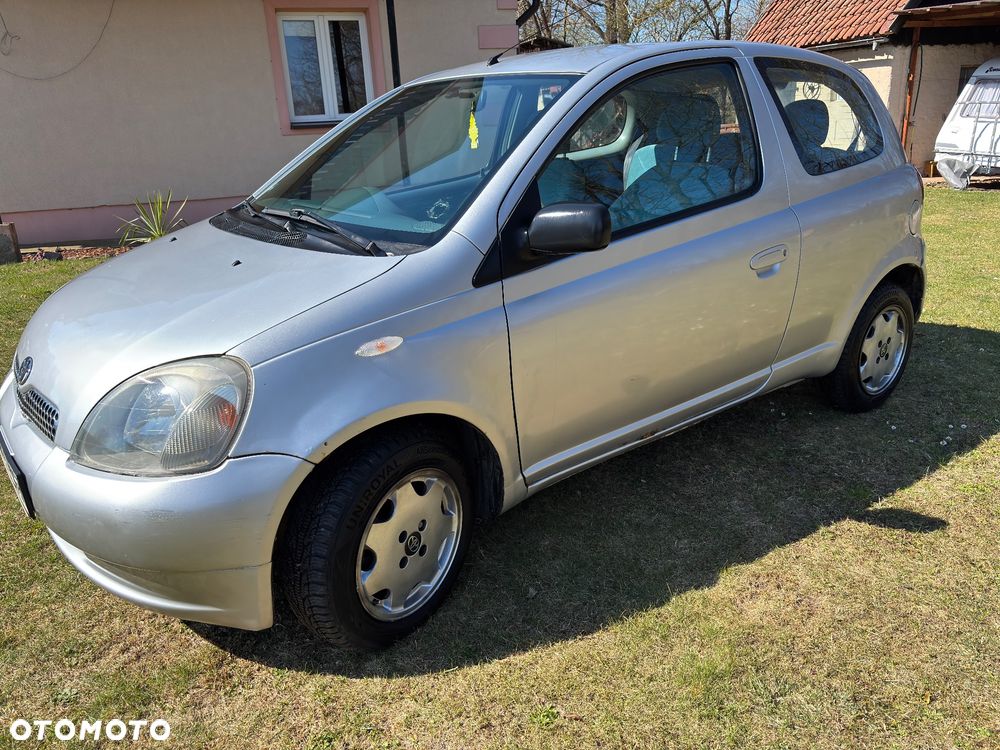 Toyota Yaris - 10